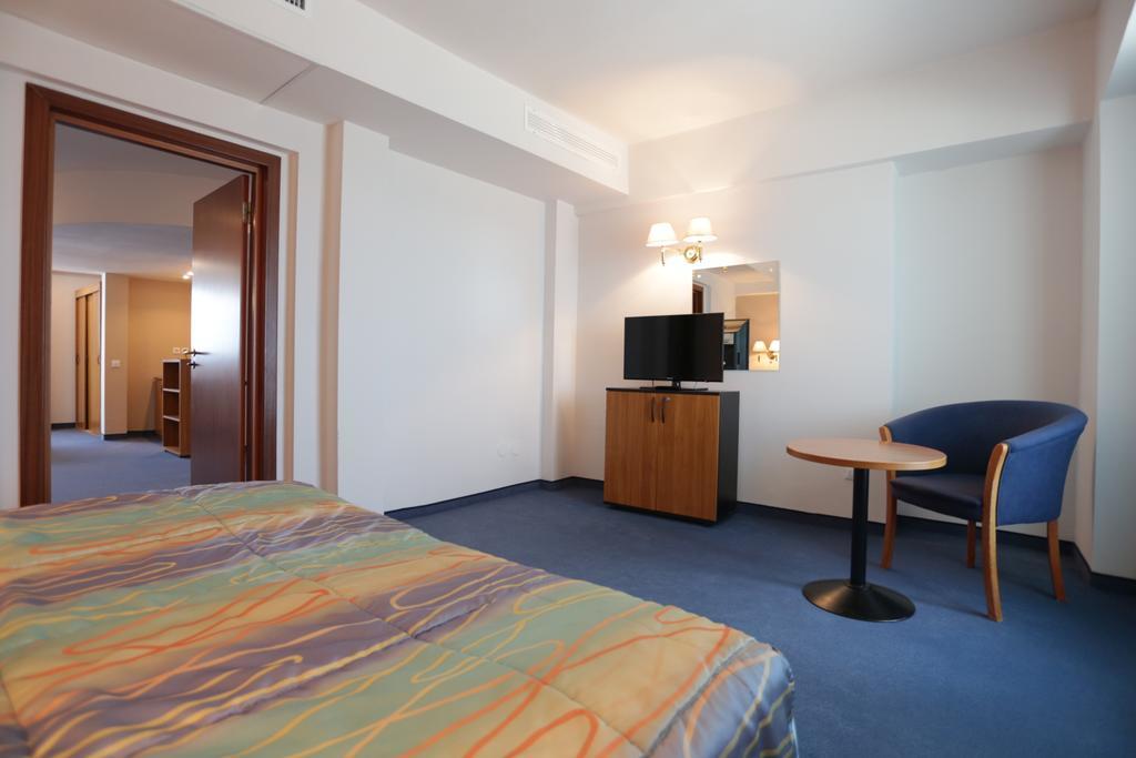 Savoy Hotel Mamaia Bagian luar foto