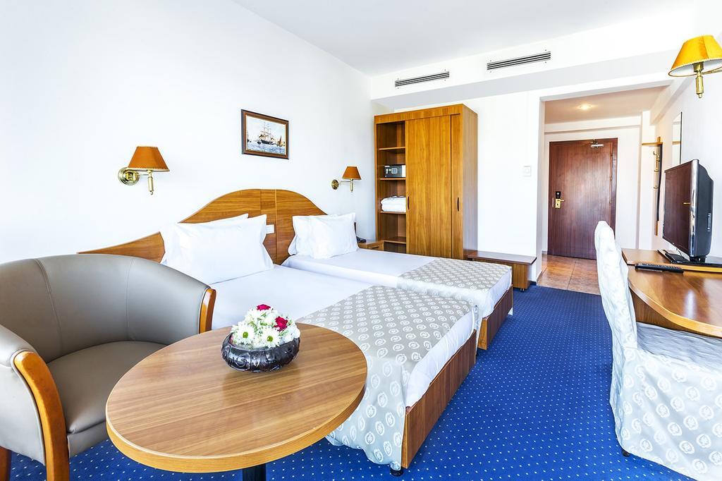Savoy Hotel Mamaia Bagian luar foto