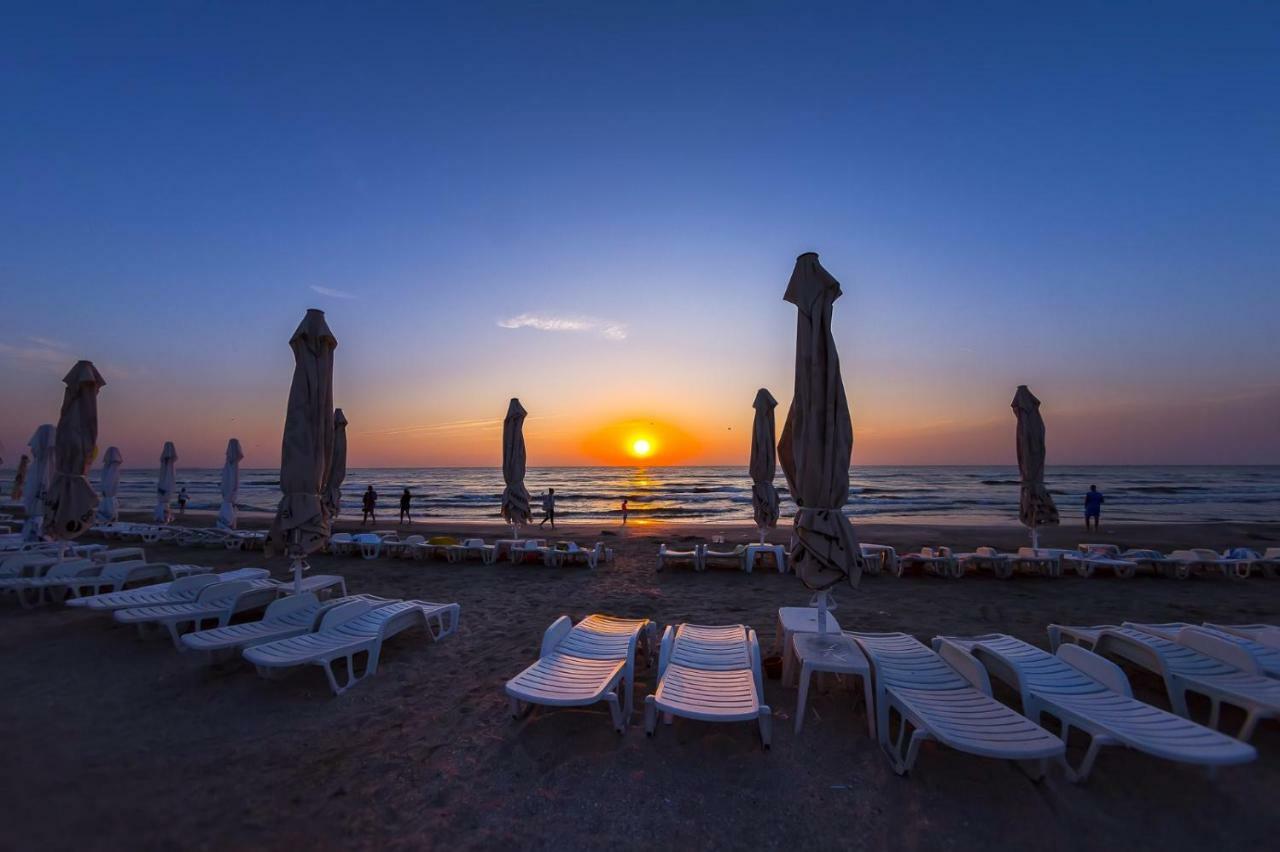 Savoy Hotel Mamaia Bagian luar foto